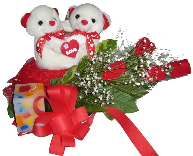 4 adet g�l buketi , oyuncak ve mum