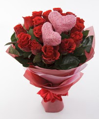 12 adet k�rm�z� g�l ve 2 adet kalp �ubuk  Ankara Anadolu 14 �ubat sevgililer g�n� �i�ek 