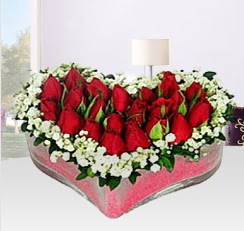 Kalp i�erisinde 10 adet k�rm�z� g�l  Ankara Anadolu anneler g�n� �i�ek yolla 