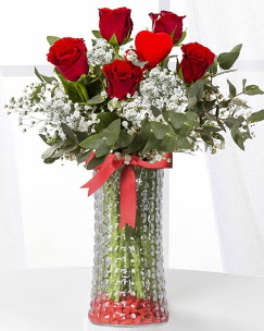 5 adet k�rm�z� g�l kalp �ubuk cam vazoda  Ankara Anadolu �i�ek g�nderme sitemiz g�venlidir 