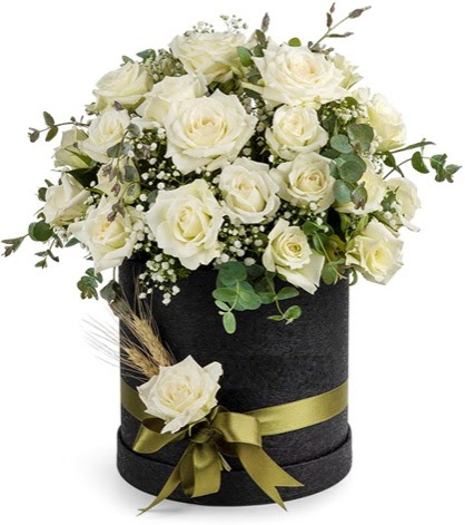 Kutu içerisinde 33 adet beyaz gül tanzimi  Ankara Anadolu çiçek mağazası , çiçekçi adresleri 