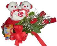 4 adet g�l buketi , oyuncak ve mum