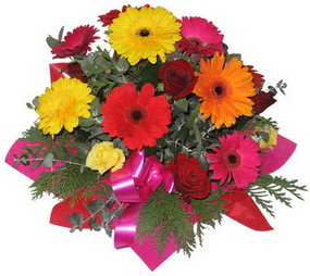 Karisik mevsim çiçeklerinden buket  Ankara Anadolu hediye sevgilime hediye çiçek 