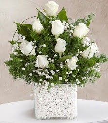 9 beyaz gül vazosu  Ankara Anadolu çiçek satışı 