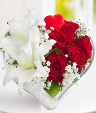 1 kazablanka 5 kırmızı gül kalpte  Ankara Anadolu internetten çiçek siparişi 