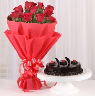 10 Adet kırmızı gül ve 4 kişilik yaş pasta  Ankara Anadolu internetten çiçek satışı 